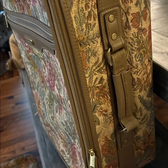 3 piece vintage Jaguar luggage set - Picture 12 of 15